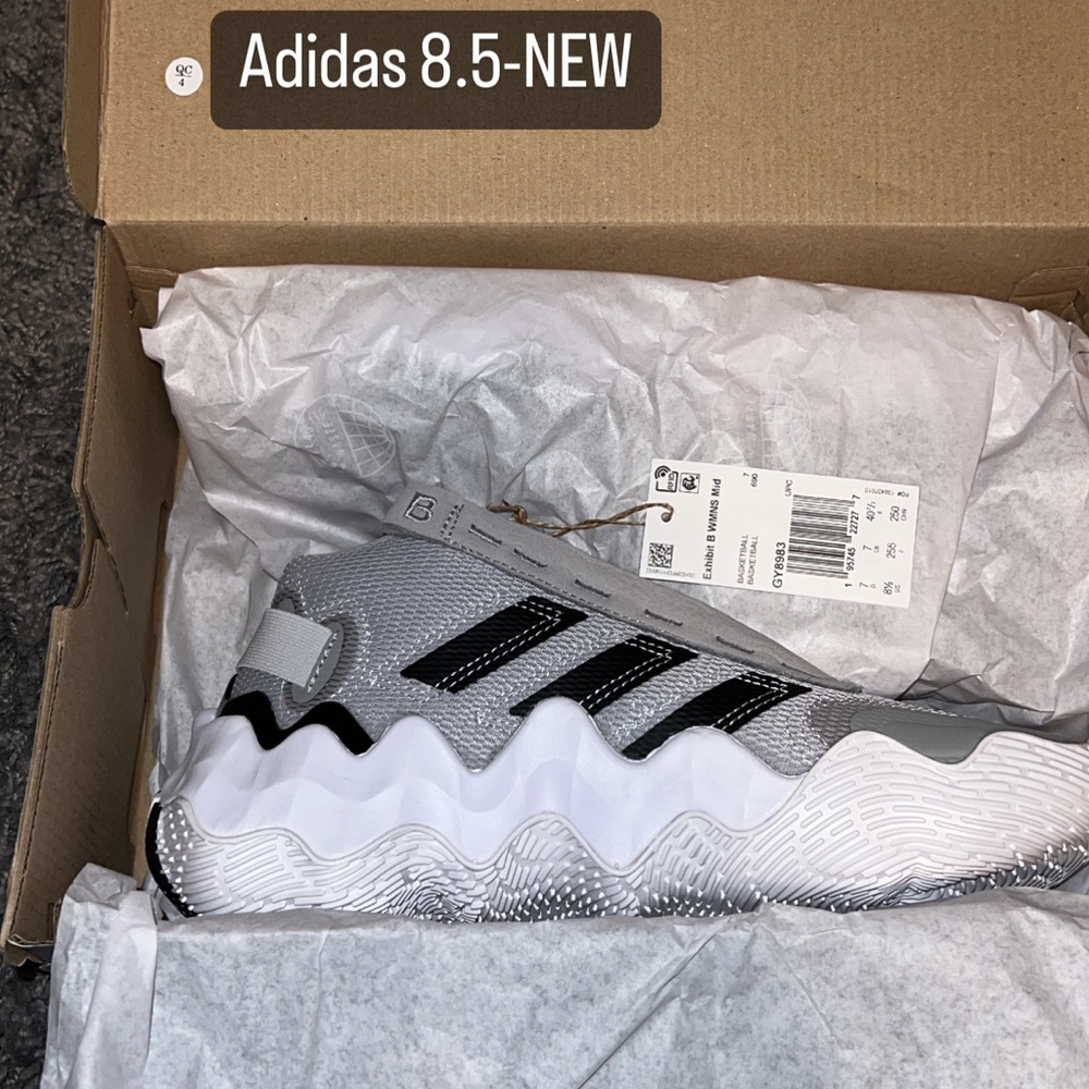 Adidas 8.5